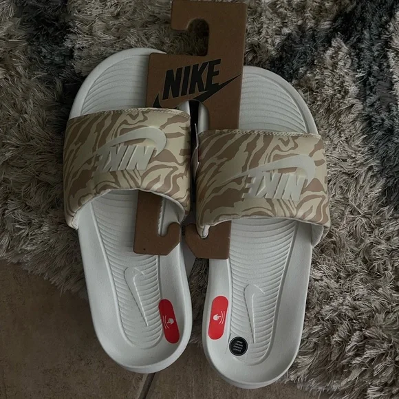 Nike Tan and White Slide Sandals - Picture 1 of 2